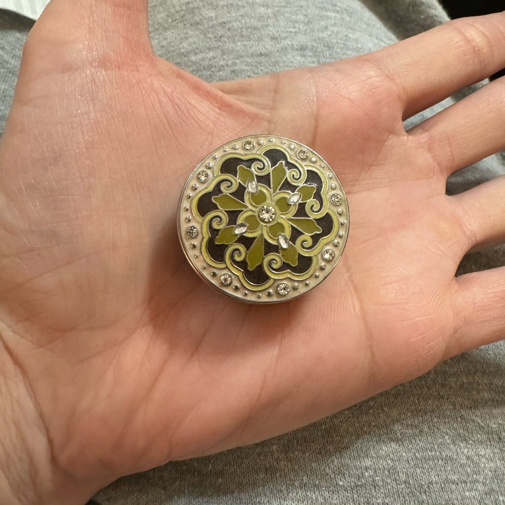 Tiny  box… Ring not included!